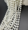 Перлини на нитці білі для декору