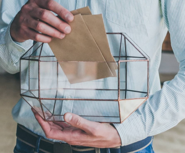 Скринька для привітань золота