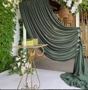 Столик для церемонії