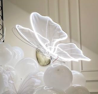 Метелик металевий зі світлом великий на стійці